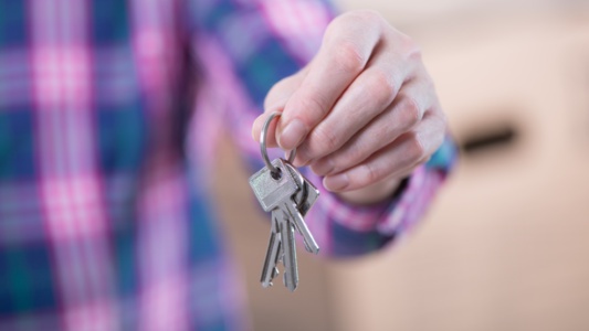 Nuovo contratto di luce e/o gas: è possibile richiederlo senza la residenza?