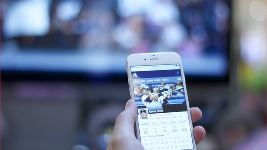 Collegare il telefono alla TV