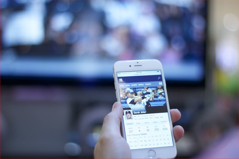 Collegare il telefono alla TV