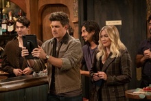 Il cast di How I Met Your Father su Disney+ Il cast di How I Met Your Father